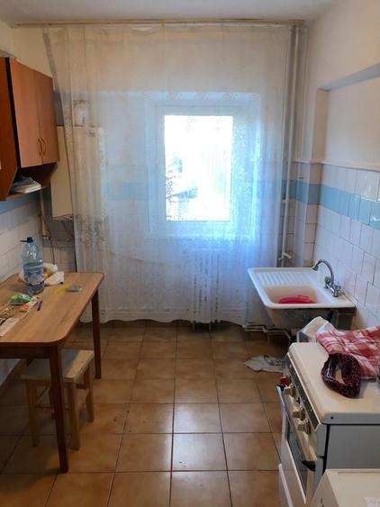 Apartament cu 2 camere decomandat în Podul de Fier