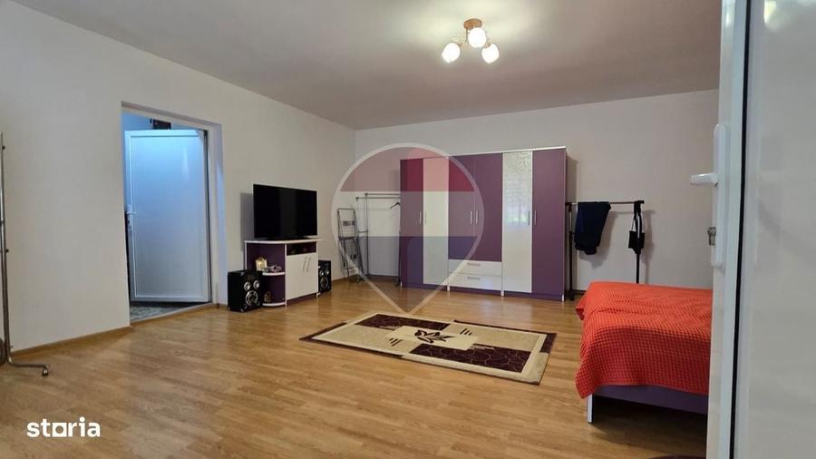 Casă cu 3 camere în Dupuș