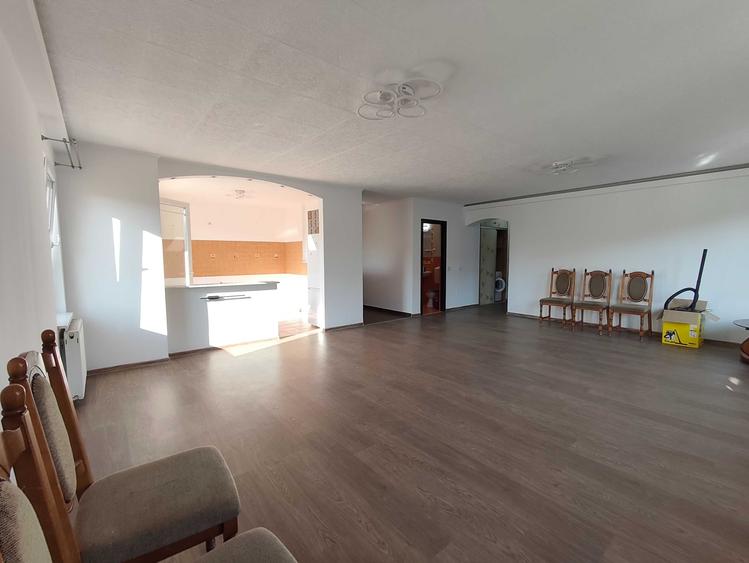 Apartament cu 4 camere, 112 mp + pod de 50 mp, 3 balcoane si 2 parcari doar 2.025 /mp | Pret total: 226.800 - 1