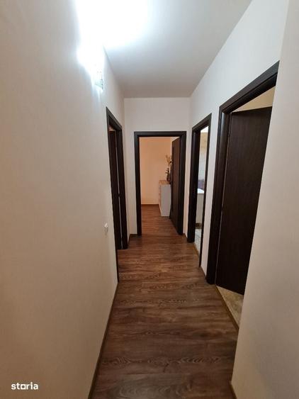 Apartament cu 3 camere decomandat în Intim