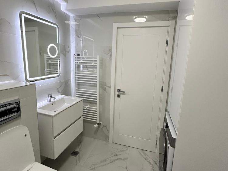 Apartament cu 2 camere decomandat, mobilat în Central