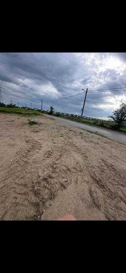 Teren de 2000 mp, în Săbăreni