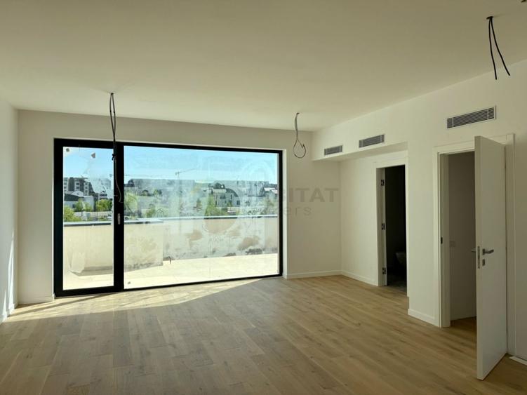 Casă cu 5 camere cu Piscina în Nord