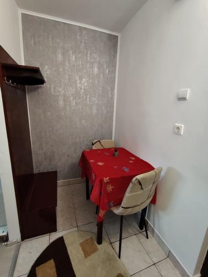 Garsonieră decomandată în Valenta