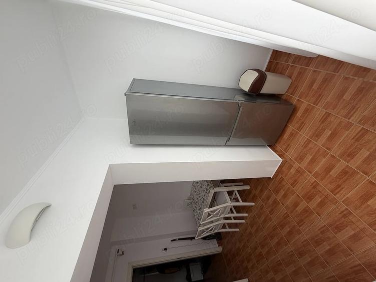 Apartament cu 3 camere decomandat în Exterior Vest
