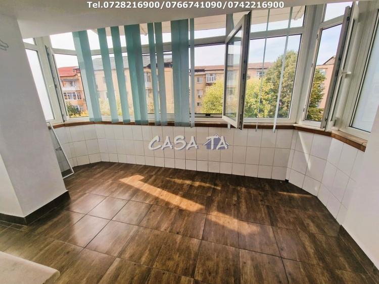Apartament cu 3 camere decomandat în 9 Mai