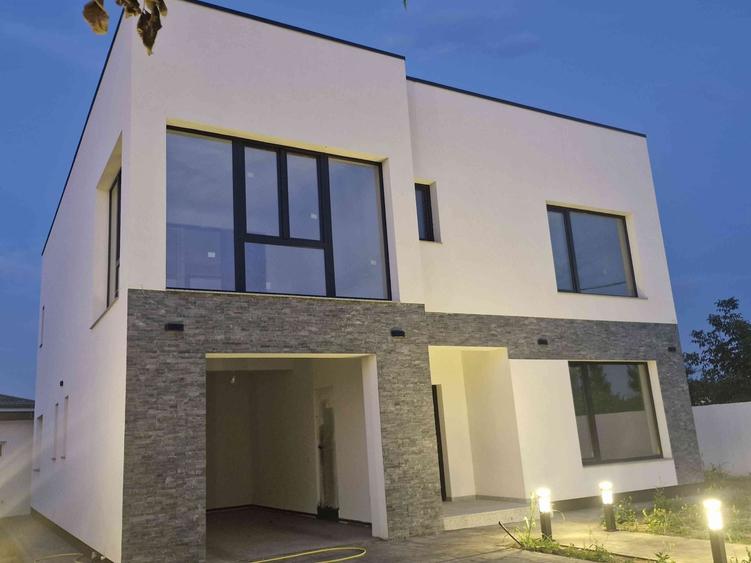 Casă cu 4 camere în Tunari