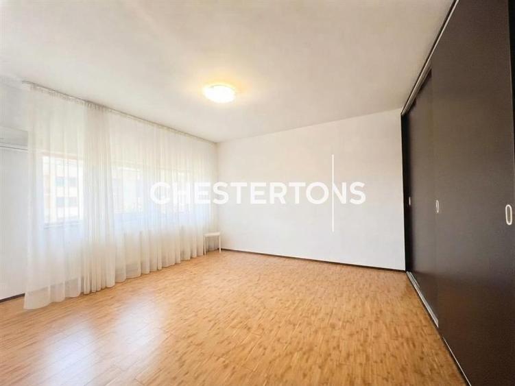 Apartament cu 2 camere semidecomandat, mobilat în Central