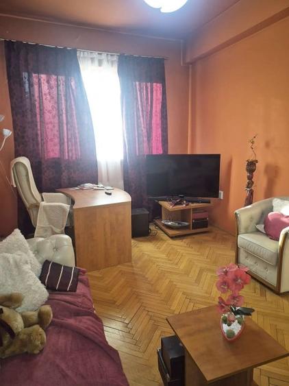 Apartament cu 2 camere decomandat, mobilat în Central — fotografia 3