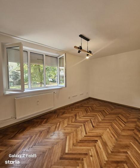 Apartament 2 camere, Pia?a 1 Decembrie, Ideal pentru birou sau cabinet - 2