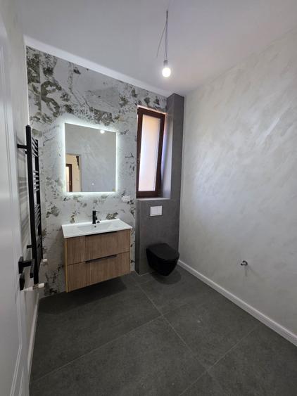 Casa Premium - str Cetatii langa Manastirea Cetatuia la 2km de bld Poitiers, 4camere , 3 bai - 2