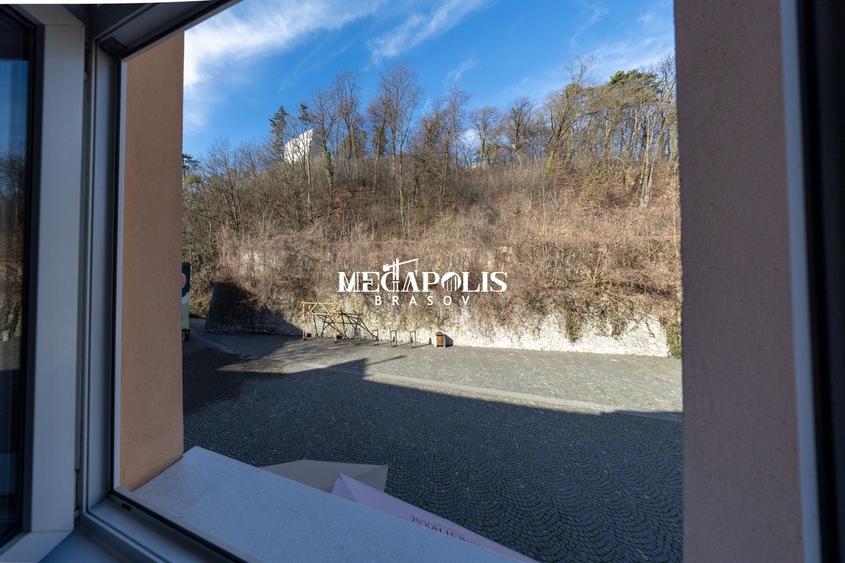 Apartament cu 2 camere semidecomandat în Centrul Istoric