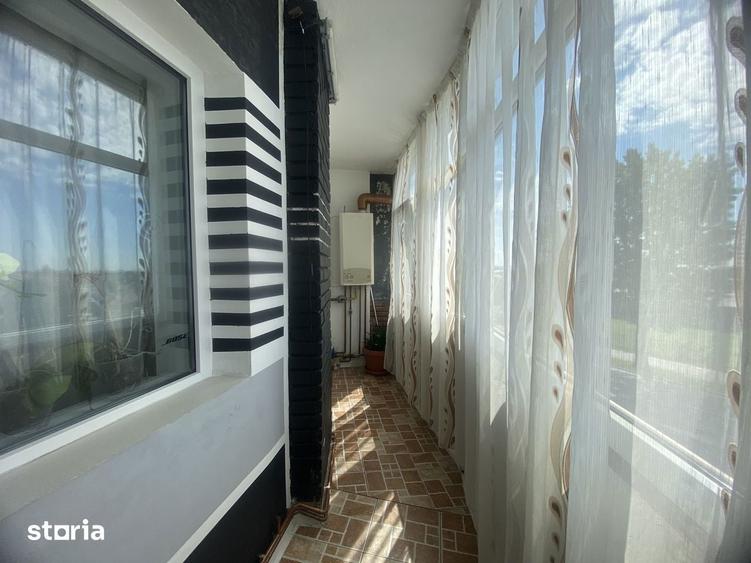 Apartament cu 3 camere decomandat în Micro 11