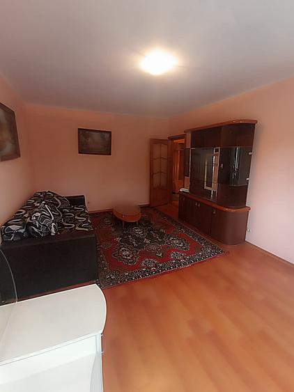 Apartament cu 2 camere decomandat în Nicolina