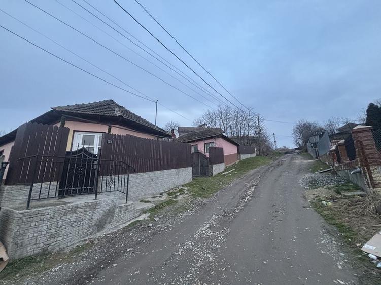 Casă cu 4 camere în Rasova