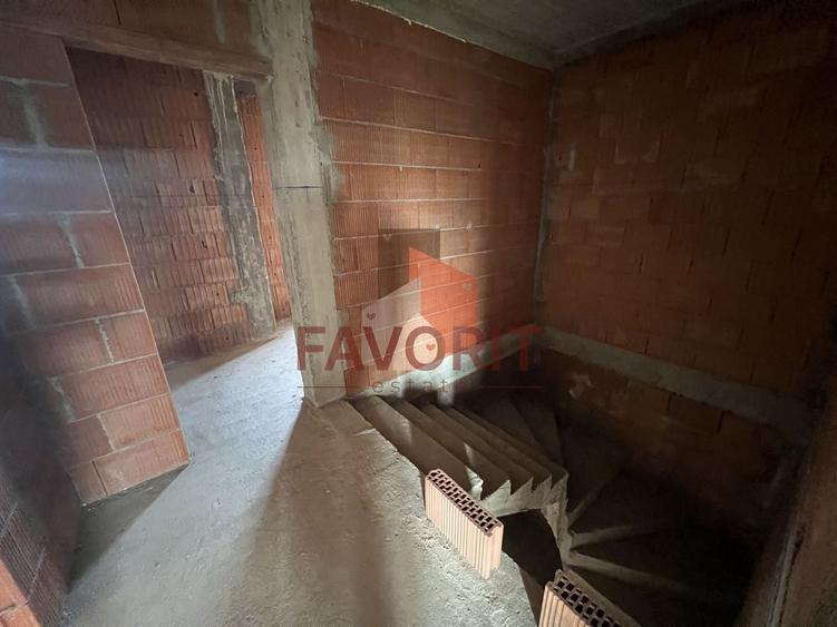 Duplex cu 4 camere cu Canalizare în Giroc