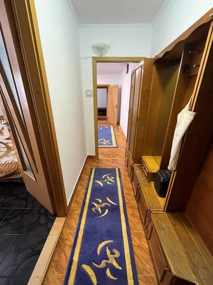 Apartament cu 2 camere semidecomandat în Girocului