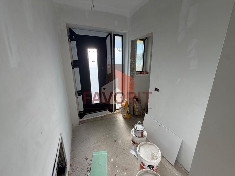 Duplex cu 4 camere cu Canalizare în Giroc