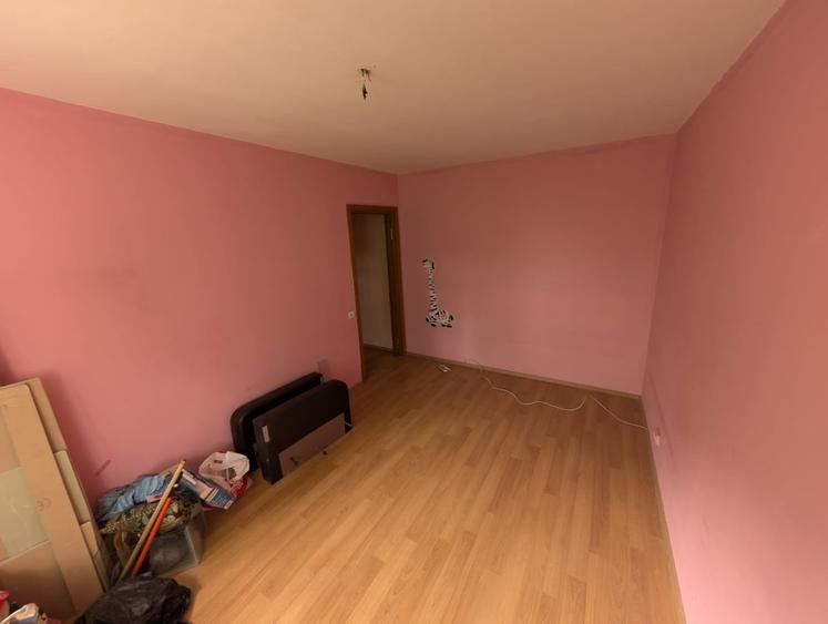 Apartament semidecomandat în Gorjului