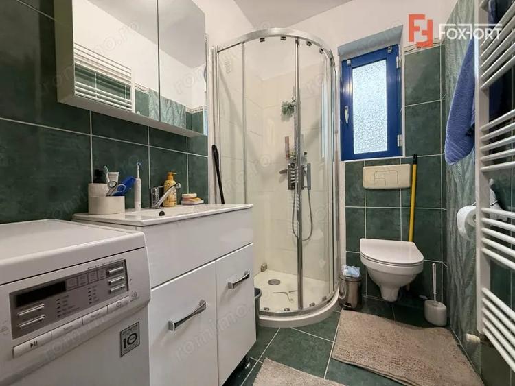 Apartament cu 2 camere semidecomandat, mobilat în Ronaț