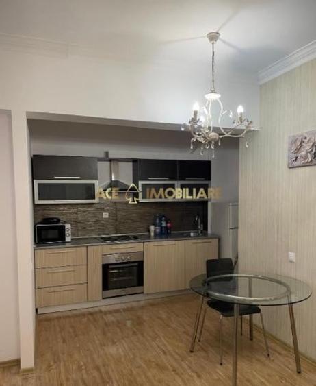 Apartament cu 2 camere decomandat, mobilat în Decebal