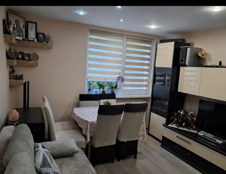Apartament cu 2 camere decomandat în Precista