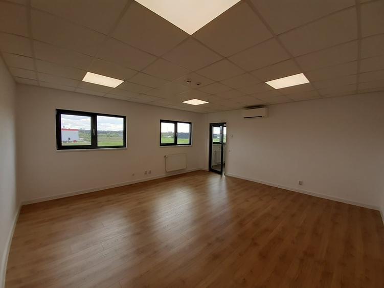 Spațiu industrial, de 2,829.2600097656 mp, în Juc-Herghelie