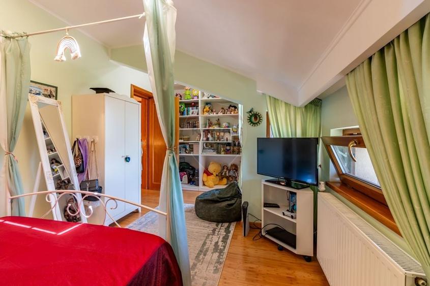 Casă individuală cu 5 camere cu Teren 378 Mp în Corbeanca