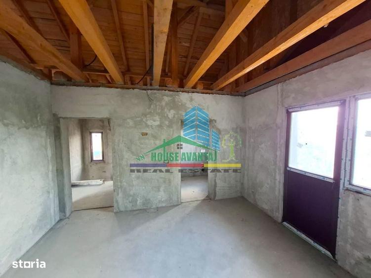 Casă cu 4 camere în Central