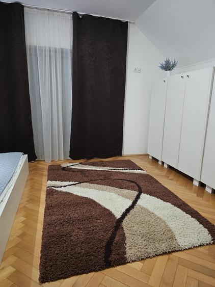 Casă individuală cu 4 camere cu Canalizare în Ghiroda