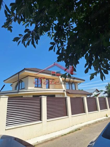 Casă cu Teren 783 Mp în Cornu