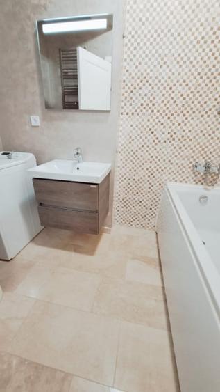 Apartament cu 2 camere decomandat în Tomis Plus