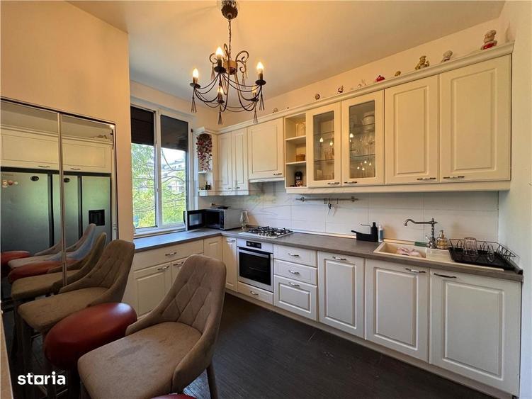 Apartament cu 3 camere decomandat în Central