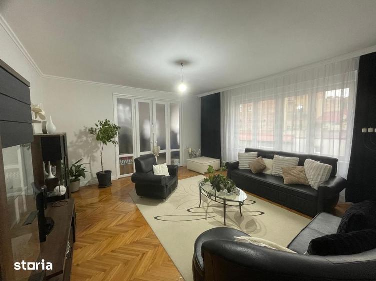 Apartament cu 5 camere în Central