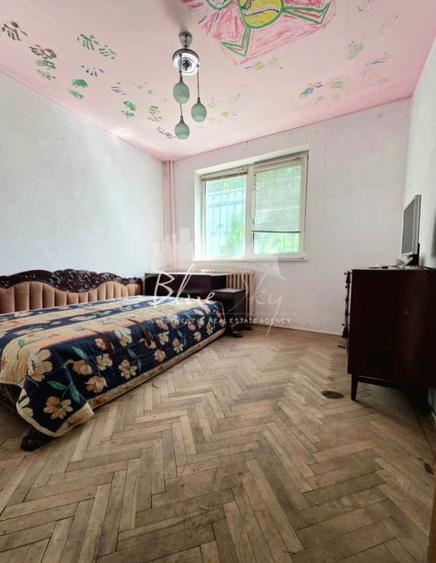 Apartament cu 3 camere semidecomandat în Tomis IV