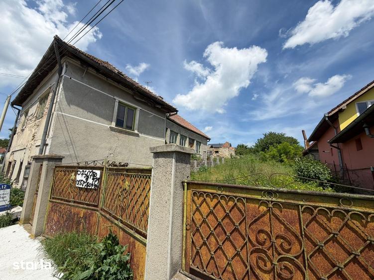 Casă cu 4 camere cu Teren 1775 Mp în Chinteni