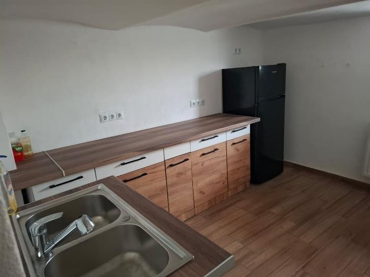 Casă individuală cu 5 camere cu Canalizare în Calea Dumbrăvii
