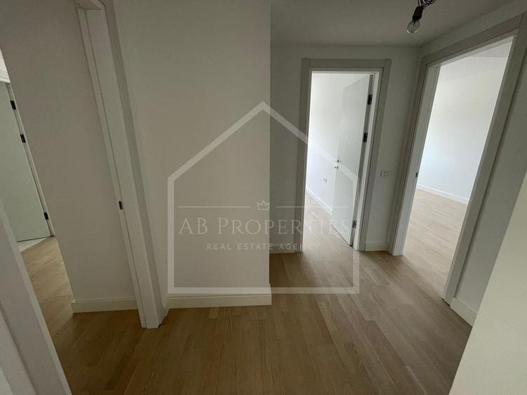 Apartament cu 4 camere decomandat, mobilat în Iancu Nicolae