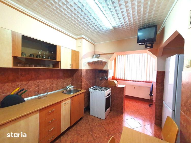 Inchiriez apartament 2 camere Vlaicu, decomandat, etaj 2, centrala gaz - 13