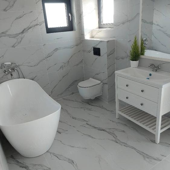 Casă cu Teren 301 Mp în Est