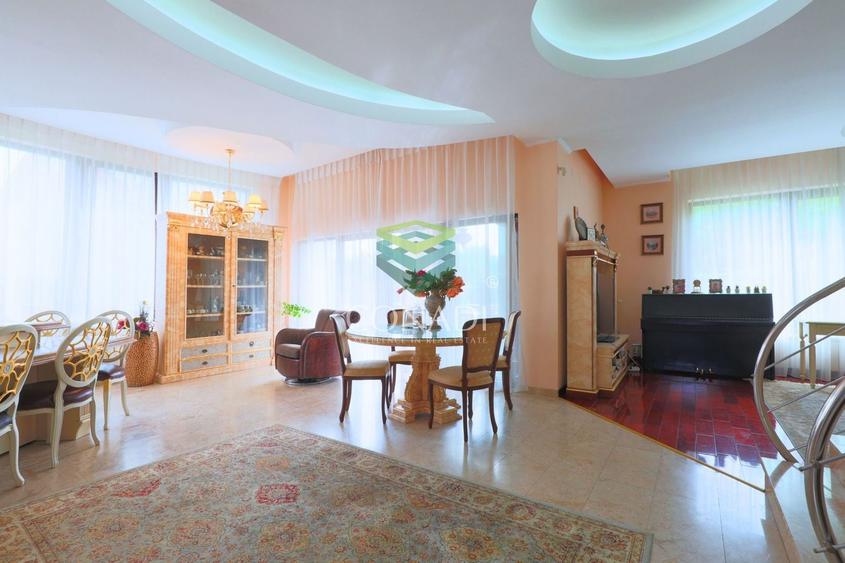 Duplex cu 5 camere cu Canalizare în Iancu Nicolae