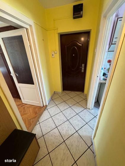 Apartament cu 3 camere decomandat în Carpați 2