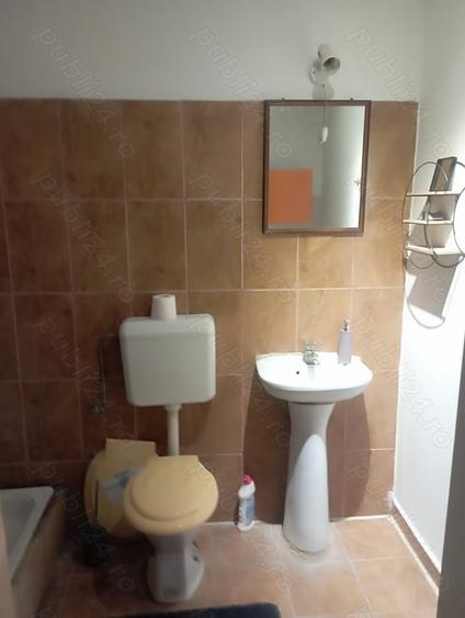 Casă cu 6 camere cu Teren 3100 Mp în Pișchia