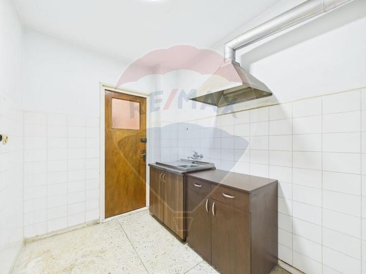Apartament cu 2 camere semidecomandat, mobilat în Berceni
