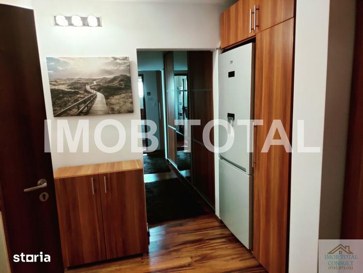 Apartament cu 3 camere, mobilat în Craiovei