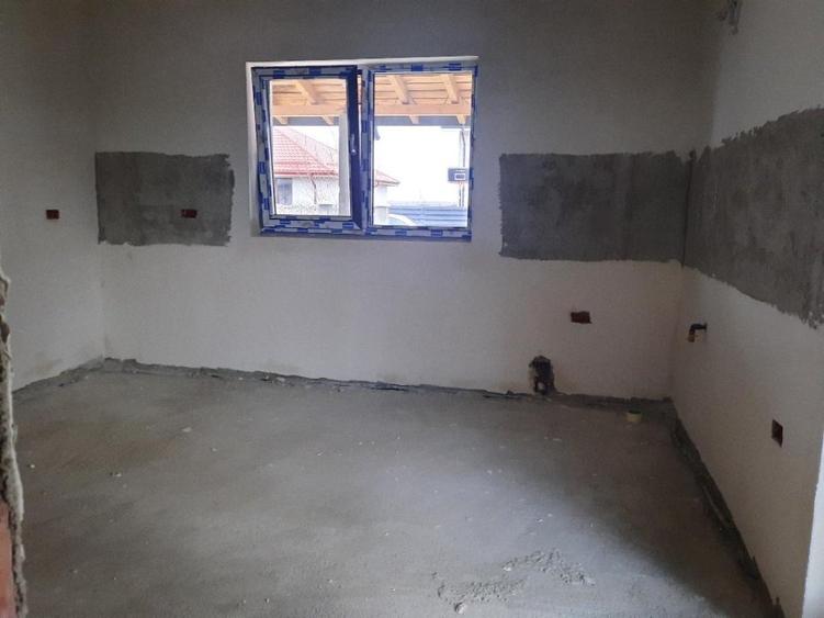 Casă individuală cu 5 camere cu Teren 550 Mp în Tărtășești