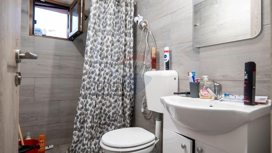 Casă cu 4 camere cu Teren 299 Mp în Periferie