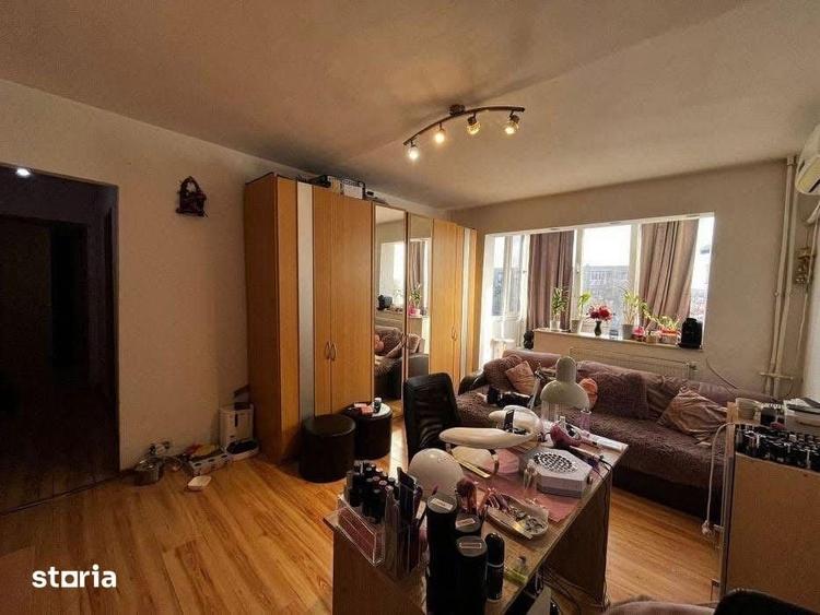 Apartament cu 2 camere decomandat în Calea București