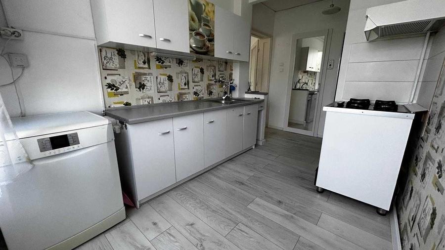 Apartament cu 2 camere semidecomandat în Central