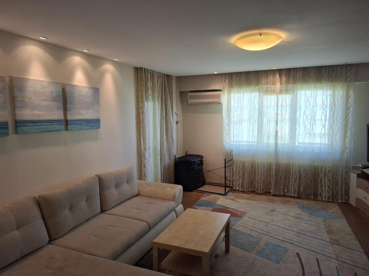 Apartament cu 3 camere decomandat în Virtuții